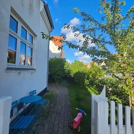וילה Flot Stort Hus I Valby Udlejes!