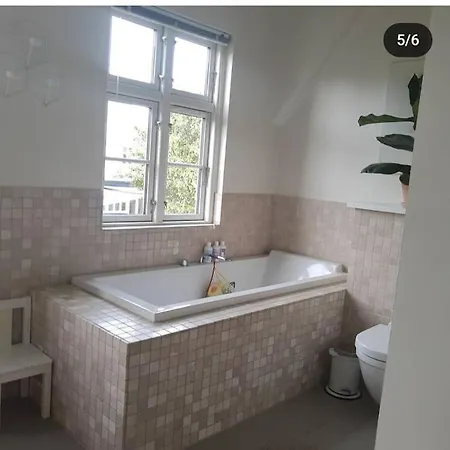 Flot Stort Hus I Valby Udlejes! * Kopenhaga