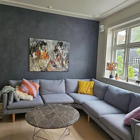 Flot Stort Hus I Valby Udlejes! Copenhagen