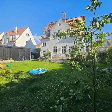 Flot Stort Hus I Valby Udlejes! * Kopenhagen
